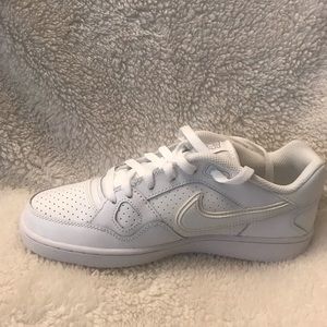 Women’s Nike Son of Force leather court sneakers Size 8.5